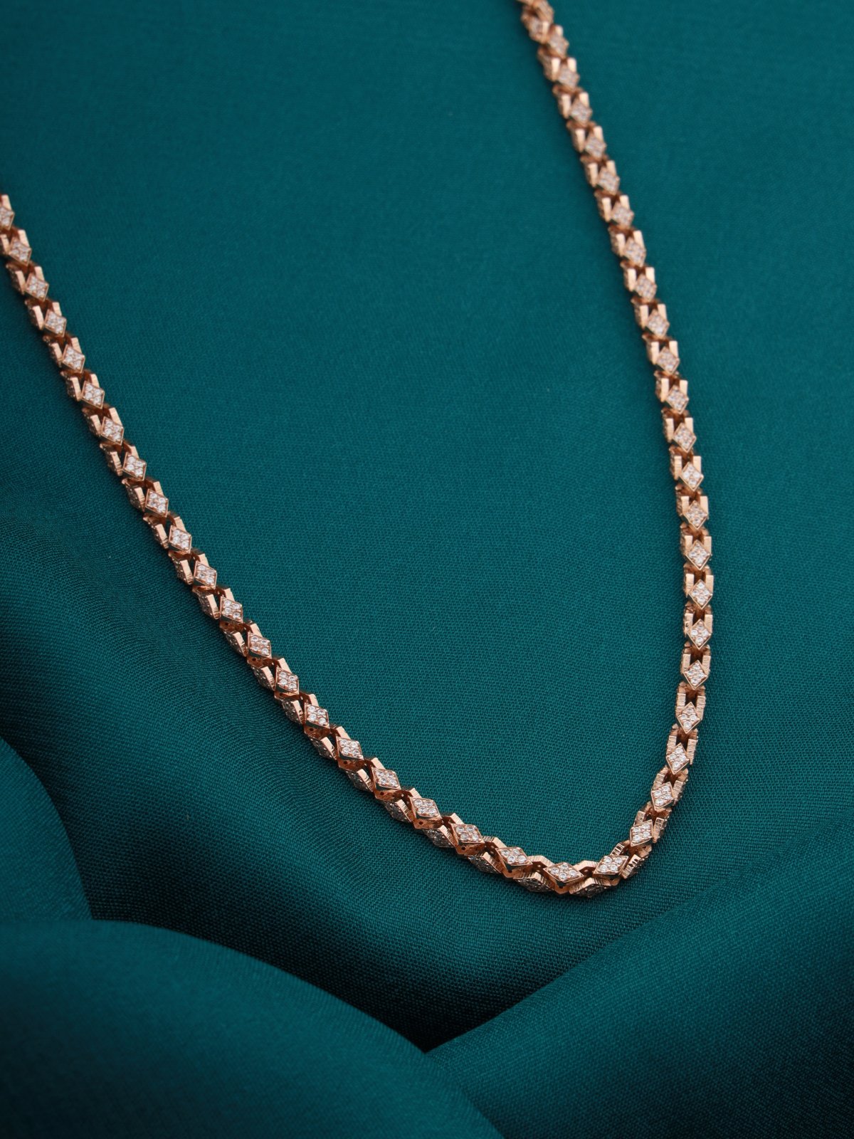 The Apex Chevron Chain