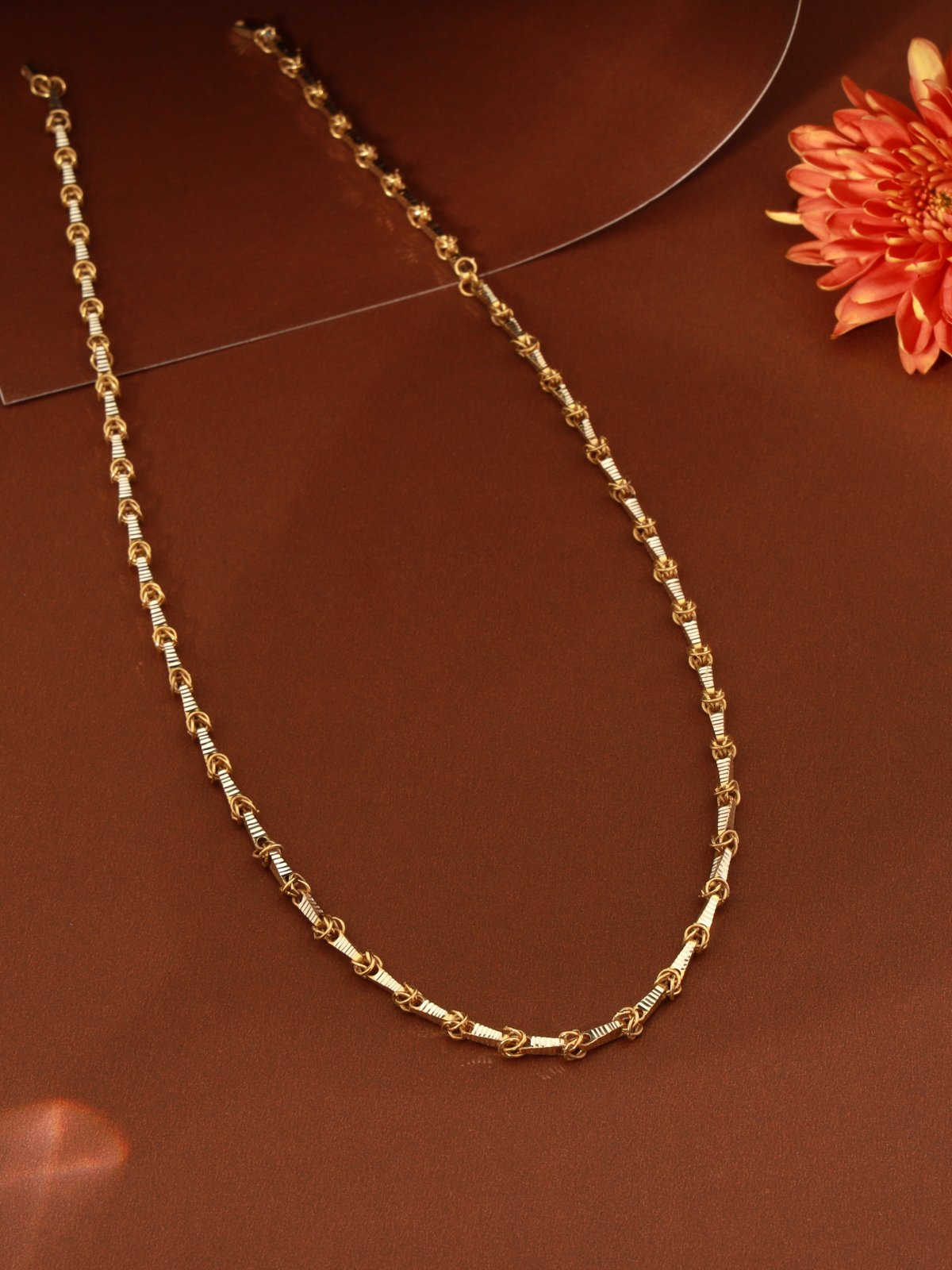 The Meridian Knot Chain