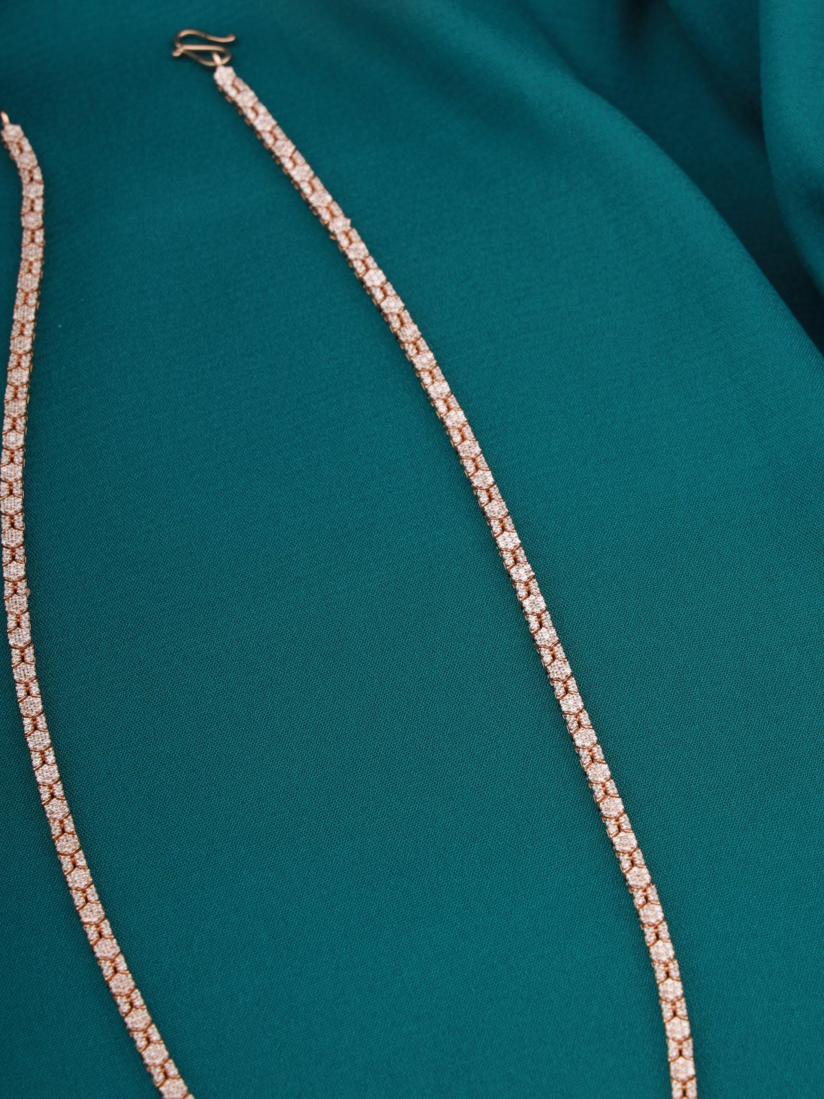 The Titan Rail Box Chain